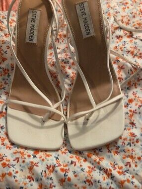 Steve Madden ANNIE White Strappy Square-Toe  Sandals Size 7.5